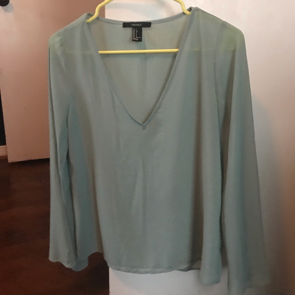 Flowy long sleeved top